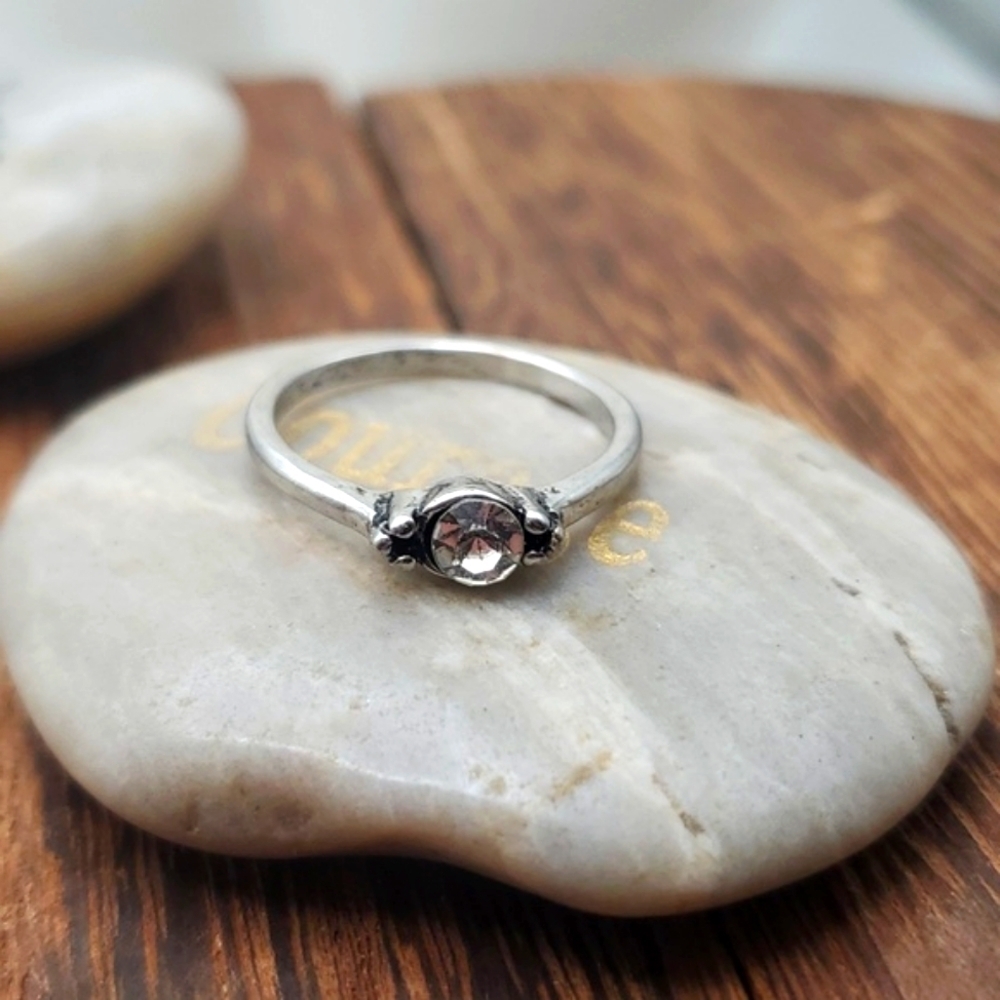 R570 size 6.5 stunning solitaire ring 💍 wedding bridal engagement bride